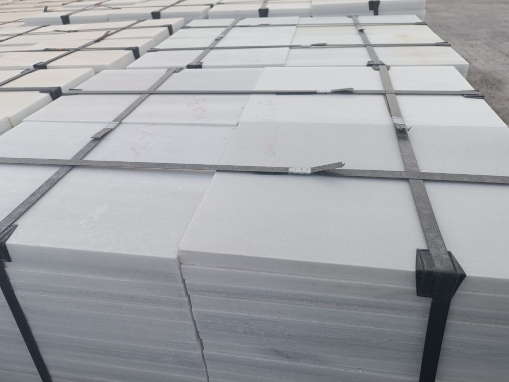 Blanco macael: ofertas en 40x40x2 -  30x30x2 -  60x60x2 -   60x40x2  - 

envios a toda ESPAÑA - 
Mármoles Opus ofertas en mármol 