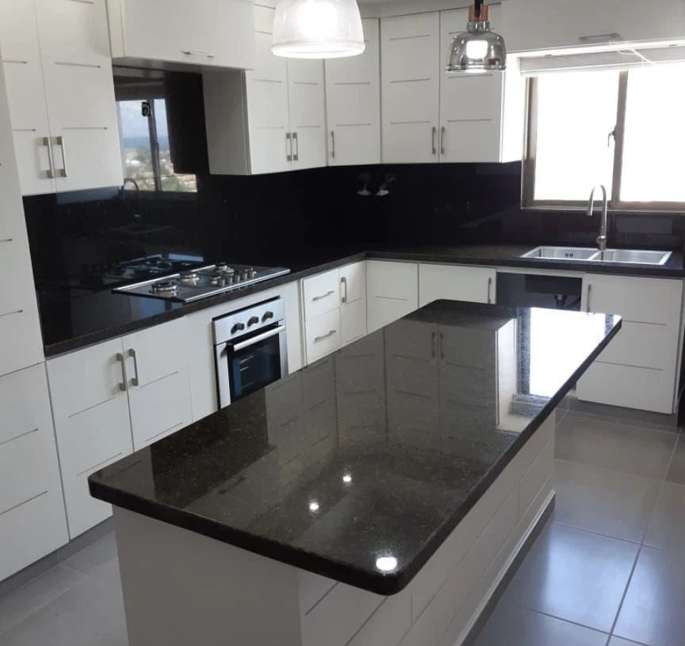 Encimeras de cocina en Benalmádena, ofertas en granitos de stock
Mármoles Opus Romano