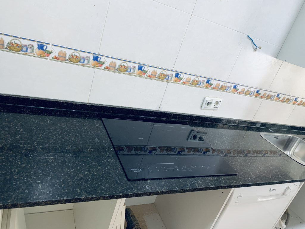 Su encimera de cocina en Málaga, 
Amplio stock de granitos nacionales para su cocina. 
Encimeras en stock.