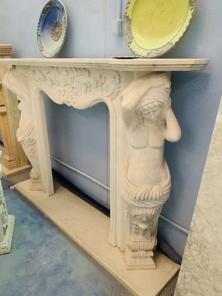 Chimeneas de mármol, modelos en stock, desde clásicas a sencillas.
exposición muy cerca del Ikea de Málaga.
Mármoles Opus Romano