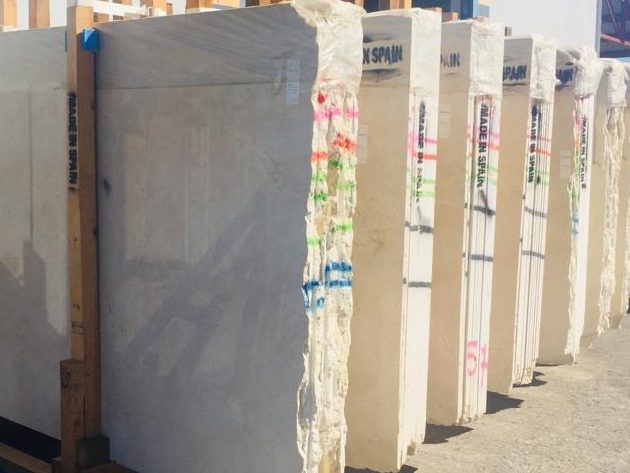 Crema marfil:  encimeras, escaleras, alfeizares de ventana, cubre muros, vierteaguas, todo a medida.

Precios muy competitivos
Opus Romano 951 443017
